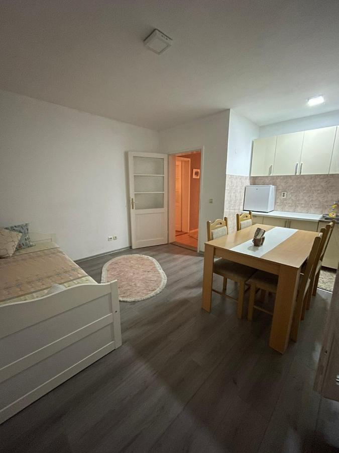 Apartman City Apartment Tuzla Exterior photo
